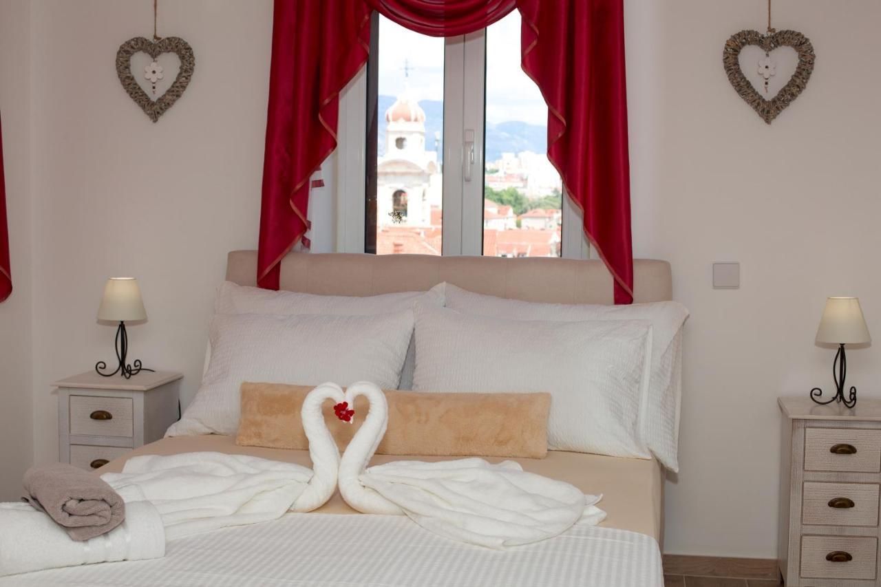 Apartments Angela With Old Town View Split Exterior foto